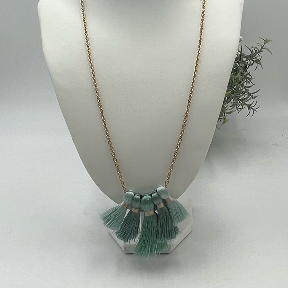 Miss Ivy Pearl Five Tassel Necklace Popsugar Blue Green Teal Gold Tone 24" NWOT - Picture 6 of 13